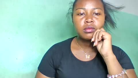 Snapshot of abella677022 chatting on 06.21.26 abella677022 online show from 06.21.26
