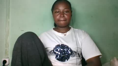 Snapshot of abella677022 chatting on 06.29.26 abella677022 online show from 06.29.26