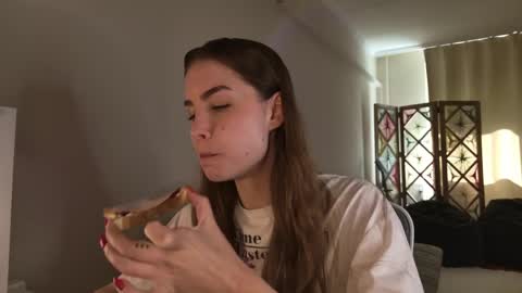 Snapshot of abella_danger_x chatting on 05.03.26 abella_danger_x online show from 05.03.26