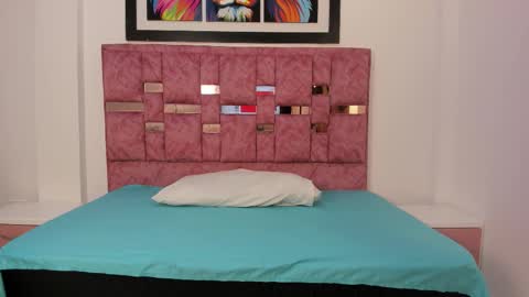 Snapshot of abella_lov chatting on 09.19.25 abella_lov online show from 09.19.25