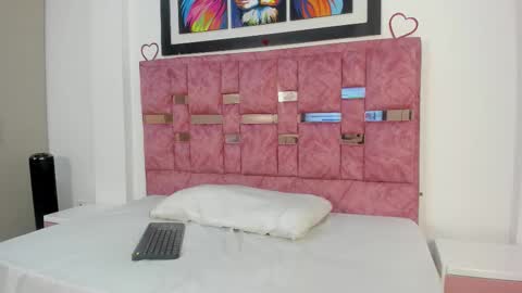 Snapshot of abella_lov chatting on 10.02.25 abella_lov online show from 10.02.25