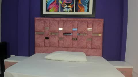 Snapshot of abella_lov chatting on 11.22.25 abella_lov online show from 11.22.25