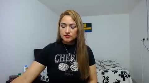 Snapshot of abie_spicy_ chatting on 11.27.25 ximena online show from 11.27.25