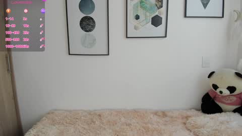 Snapshot of abigail_w chatting on 10.24.25 abigail online show from 10.24.25