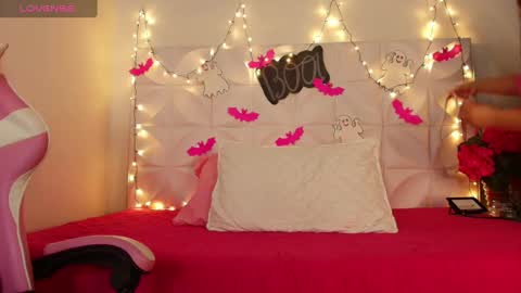 Abril  online show from 10.07.25