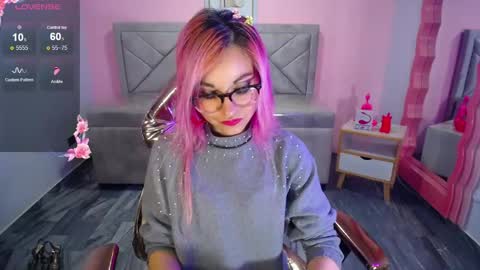 Snapshot of abril_ch_ chatting on 11.10.25 abril_ch_ online show from 11.10.25