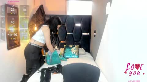 Abril Fox online show from 05.27.26
