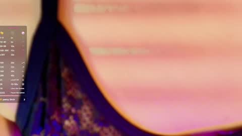 Snapshot of abril_lee__ chatting on 03.08.25 Abril online show from 03.08.25