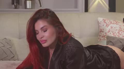 Abril Colls online show from 04.10.26