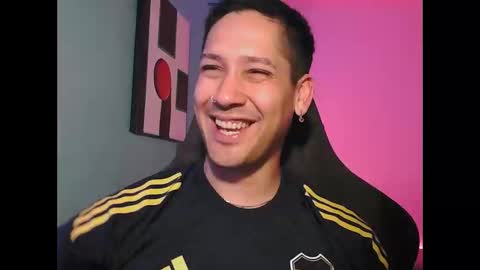 Snapshot of abruptoinusual chatting on 11.26.25 abruptoinusual online show from 11.26.25