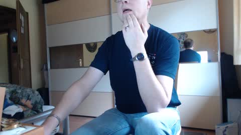 Snapshot of ach471 chatting on 12.28.24 ach471 online show from 12.28.24