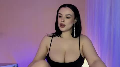 my inst   love inside 17 online show from 02.20.25