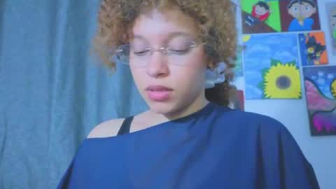 Snapshot of ada_gales_ chatting on 07.25.26 Isa online show from 07.25.26