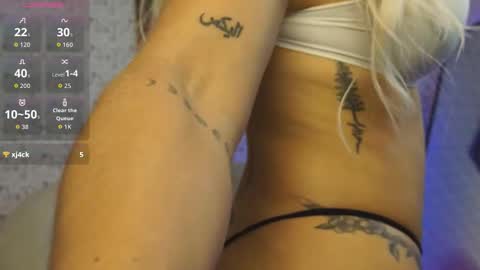 Snapshot of adablue25 chatting on 11.11.25 Ada Blue online show from 11.11.25