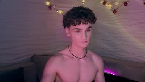 Snapshot of adam_21cm chatting on 01.09.25 Adam online show from 01.09.25