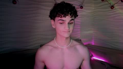 Snapshot of adam_21cm chatting on 01.11.25 Adam online show from 01.11.25