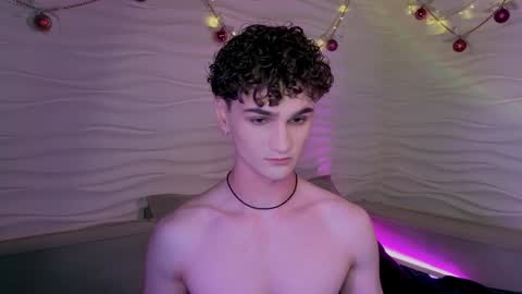 Snapshot of adam_21cm chatting on 01.12.25 Adam online show from 01.12.25