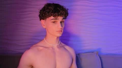 Snapshot of adam_21cm chatting on 10.04.25 Adam online show from 10.04.25