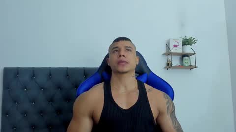 Snapshot of adam_boss chatting on 10.25.25 adam boss online show from 10.25.25