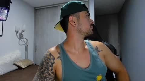 Snapshot of adam_clarke chatting on 01.28.25 adam clarke online show from 01.28.25