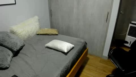 Snapshot of adam_clarke chatting on 11.01.25 adam clarke online show from 11.01.25