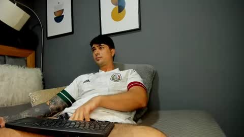 Snapshot of adam_clarke chatting on 07.23.26 adam clarke online show from 07.23.26