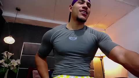 adam_fit19cm online show from 10.02.25