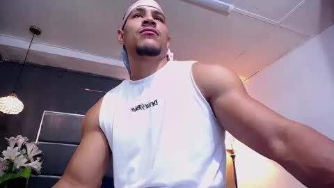 adam_fit19cm online show from 11.21.25