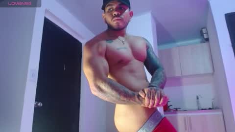 adam shilder7 online show from 01.16.26