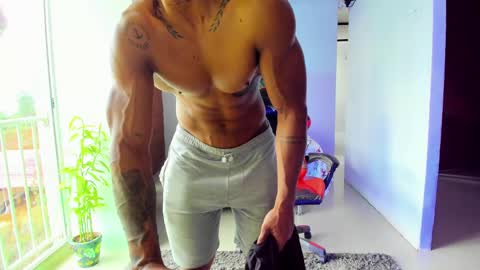 Adam Valencia online show from 10.04.25