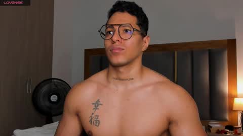 adambrocs1 online show from 03.10.25