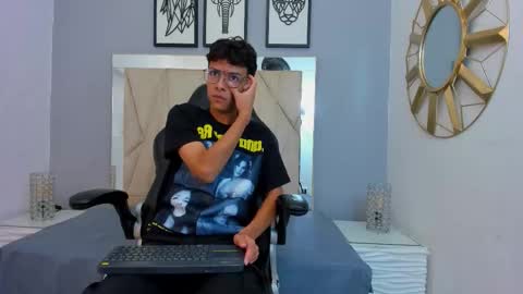 Adams Bobby online show from 11.14.25