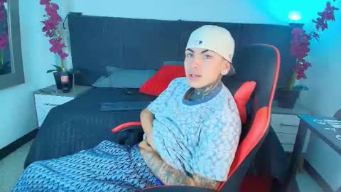 Snapshot of adamswalkerr_ chatting on 02.19.26 AdamsWalkerr online show from 02.19.26