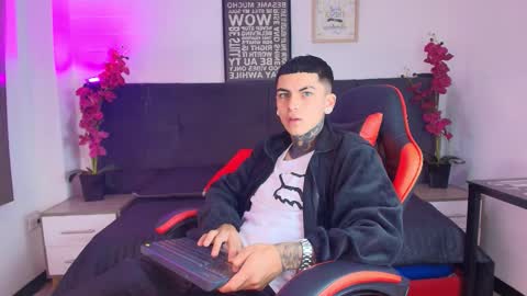 Snapshot of adamswalkerr_ chatting on 03.03.26 AdamsWalkerr online show from 03.03.26