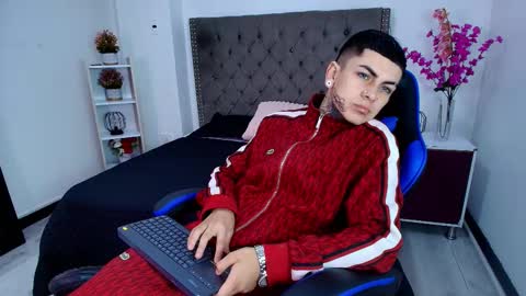 AdamsWalkerr  online show from 03.17.26