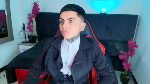 AdamsWalkerr  online show from 03.20.26