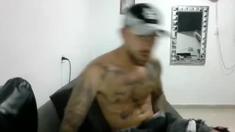 Snapshot of adan_carter chatting on 11.29.25 adan_carter online show from 11.29.25