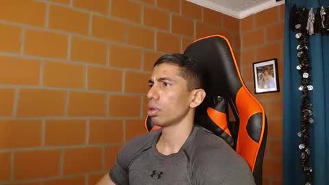 Snapshot of adan_sin1 chatting on 01.18.25 Adan Sin online show from 01.18.25