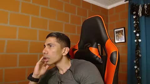 Snapshot of adan_sin1 chatting on 01.18.25 Adan Sin online show from 01.18.25