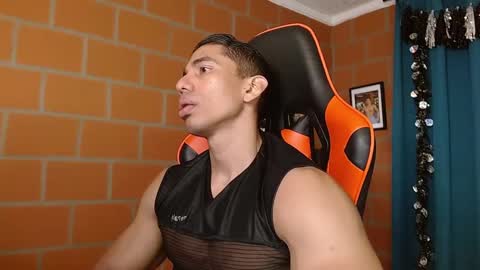 Snapshot of adan_sin1 chatting on 01.22.25 Adan Sin online show from 01.22.25