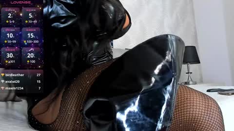 NIcolle online show from 01.19.25