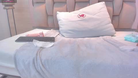 adela chase online show from 02.07.25