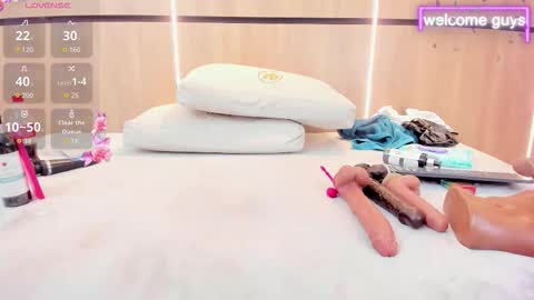 adela chase online show from 10.31.25