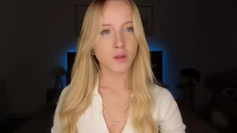 Snapshot of adele_armas chatting on 03.26.26 Adele online show from 03.26.26