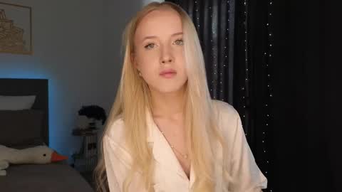 Snapshot of adele_armas chatting on 04.12.26 Adele online show from 04.12.26