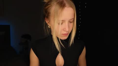 Snapshot of adele_armas chatting on 04.18.26 Adele online show from 04.18.26