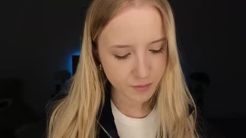 Snapshot of adele_armas chatting on 04.19.26 Adele online show from 04.19.26