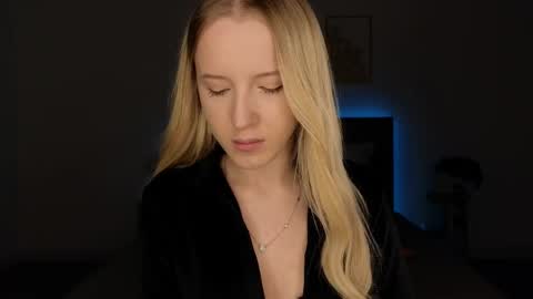 Snapshot of adele_armas chatting on 04.28.26 Adele online show from 04.28.26