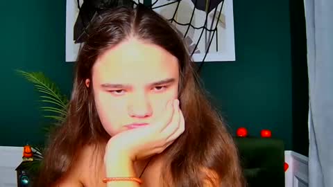 adelecruzz online show from 10.31.25