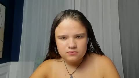 Snapshot of adelecruzz chatting on 07.17.26 adelecruzz online show from 07.17.26
